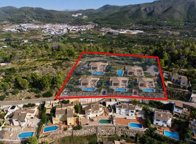 3,000 m² Building Plot for 5 Luxury Villas